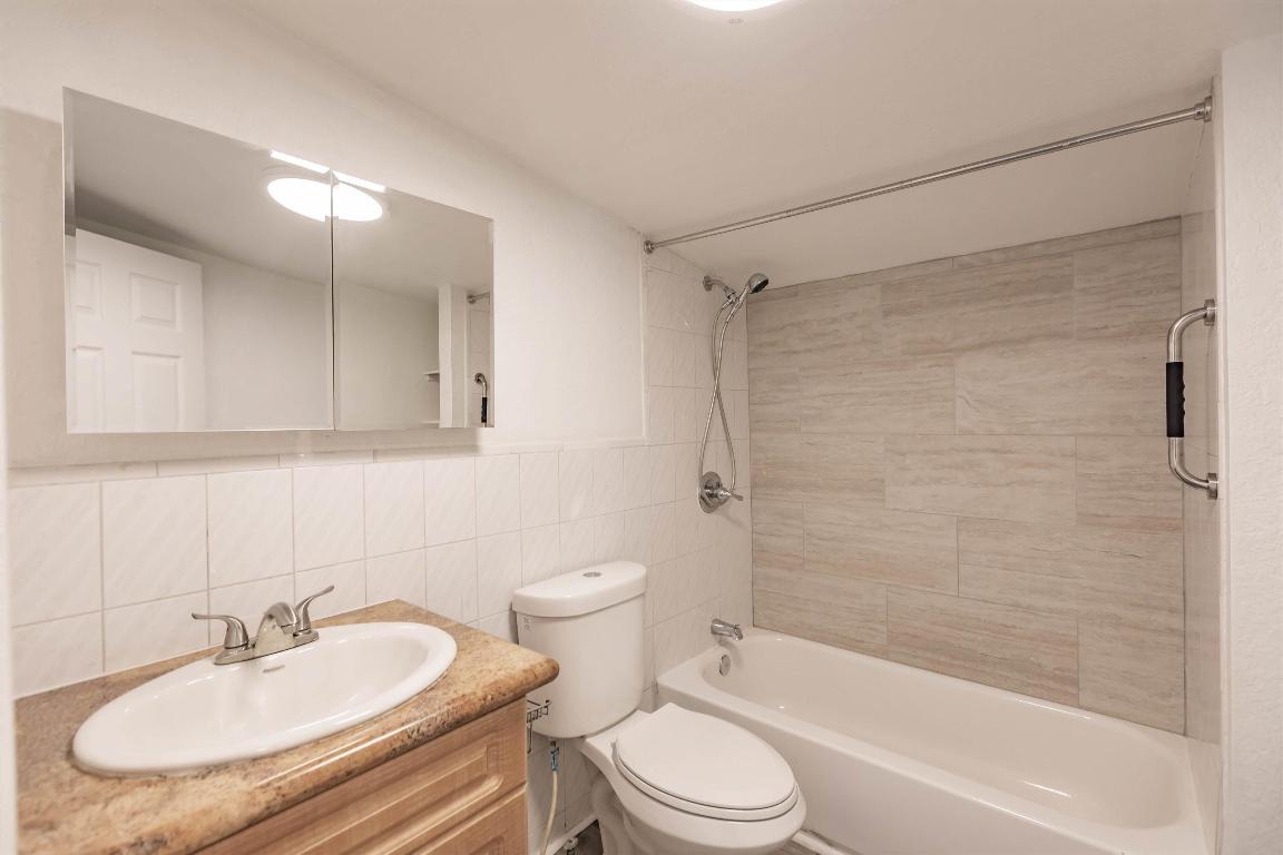 LAKE WORTH TOWN OF - Residential Lease