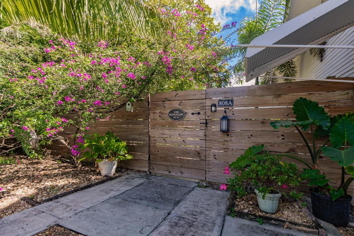 LAKE WORTH TOWN OF - Residential Lease