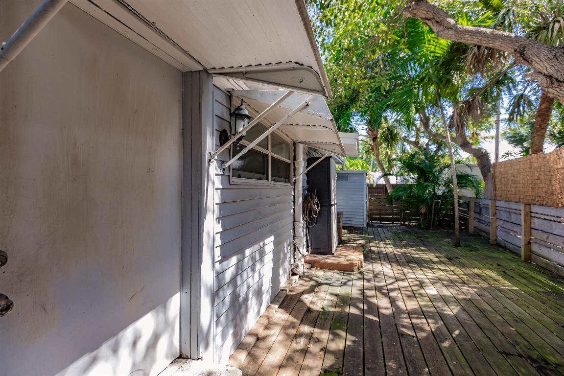 LAKE WORTH TOWN OF - Residential Lease