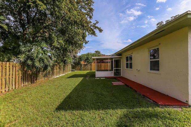 WEST BOCA ESTATES - Residential Lease