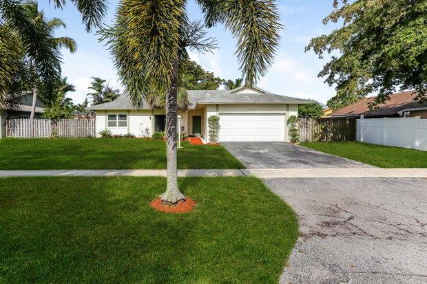 WEST BOCA ESTATES - Residential Lease