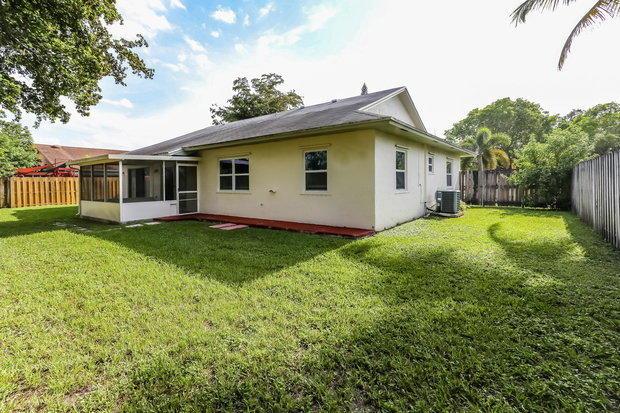 WEST BOCA ESTATES - Residential Lease