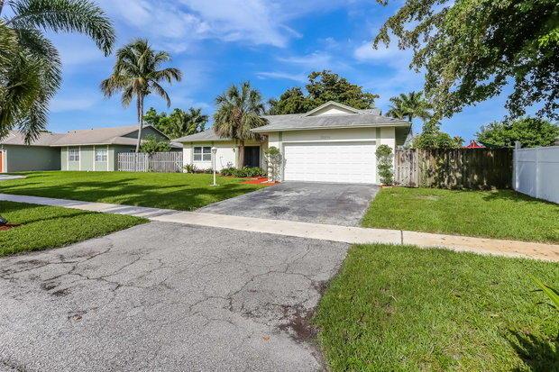 WEST BOCA ESTATES - Residential Lease