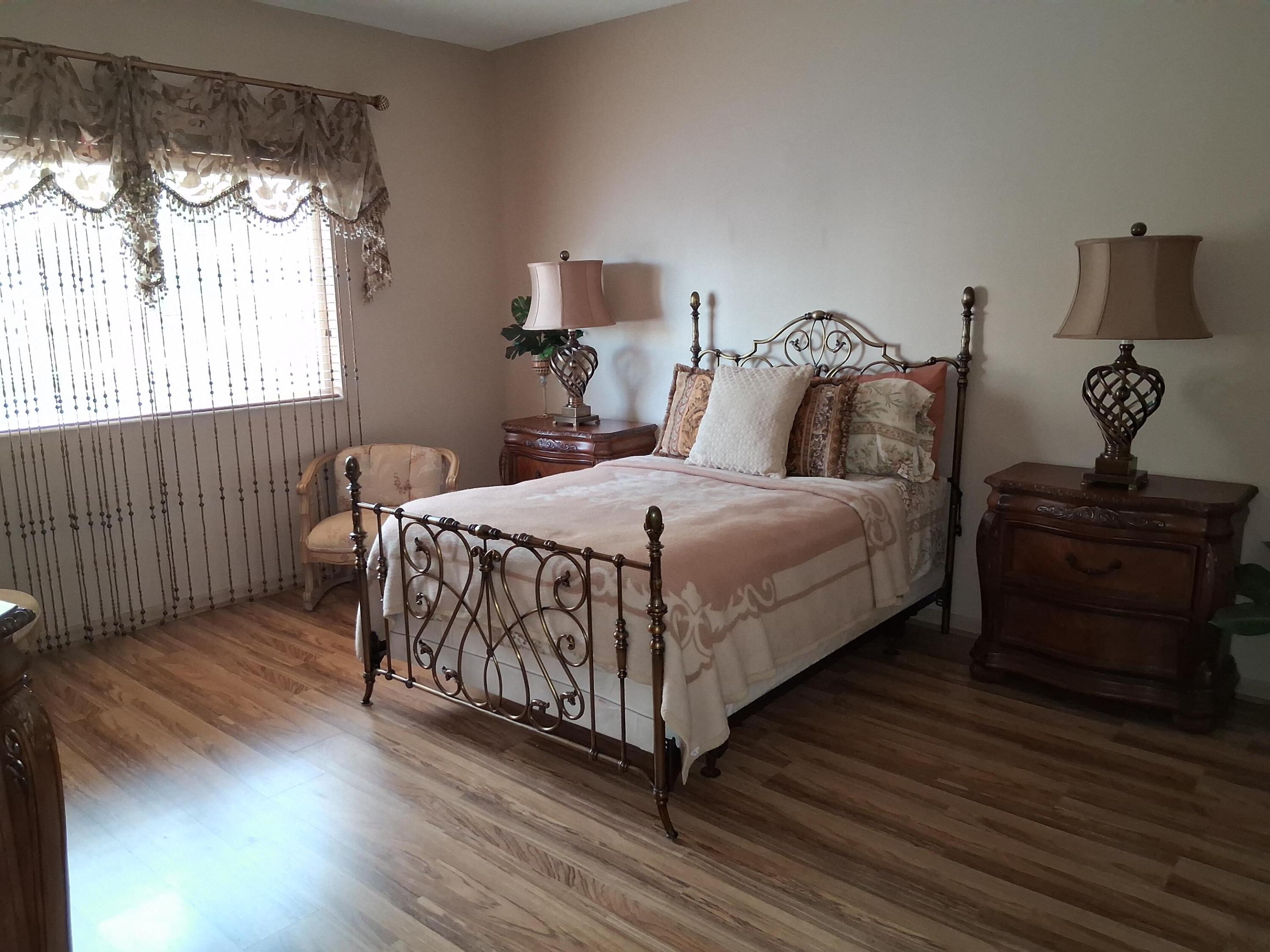 KINGS POINT - Residential