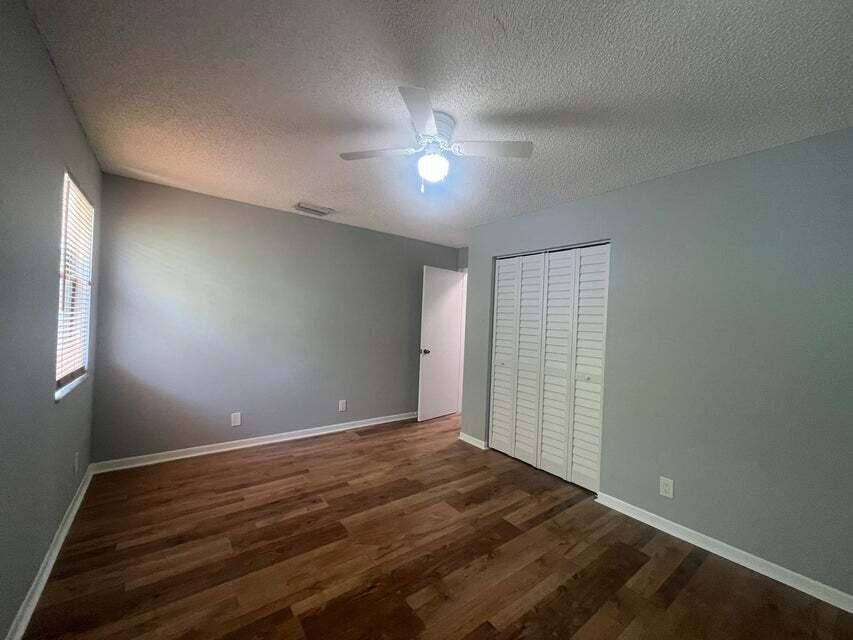 COUNTRY LAKE - Residential