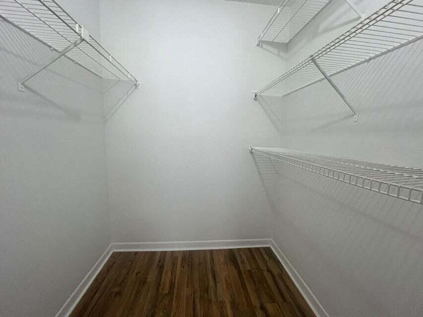 COUNTRY LAKE - Residential