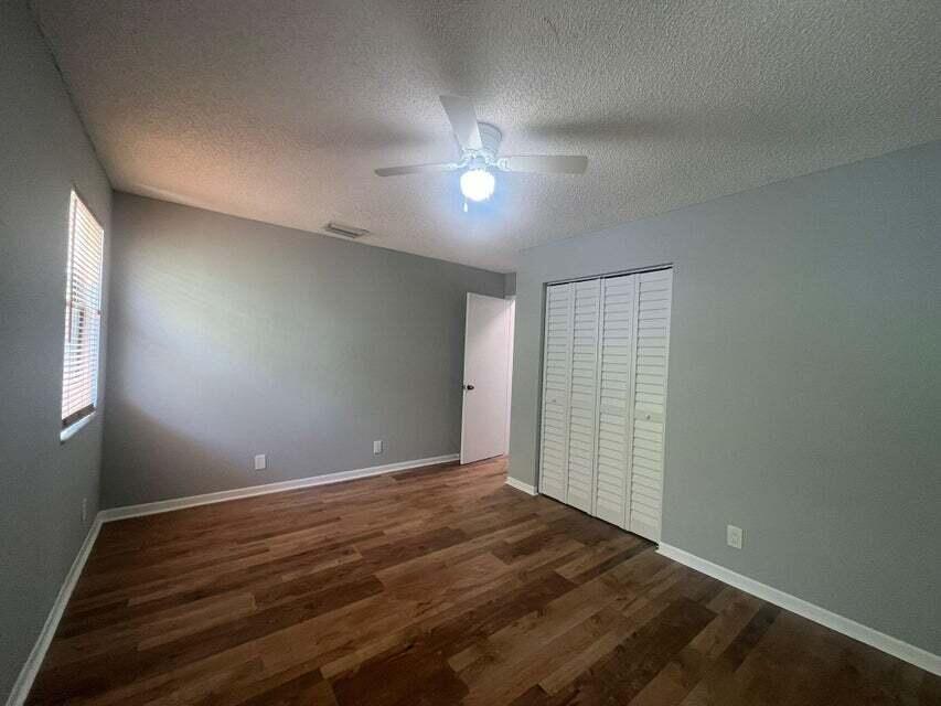 COUNTRY LAKE - Residential