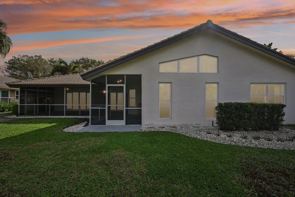 Photo of 18295 Lake Bend Drive, Jupiter, FL 33458 (MLS # R11169576)