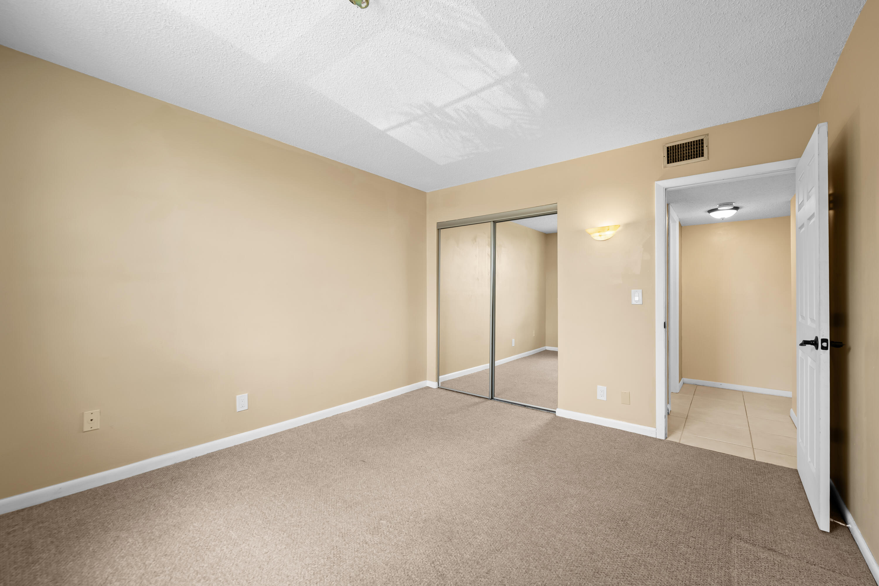 PALM SPRINGS 3 CONDO building 36 - Residential