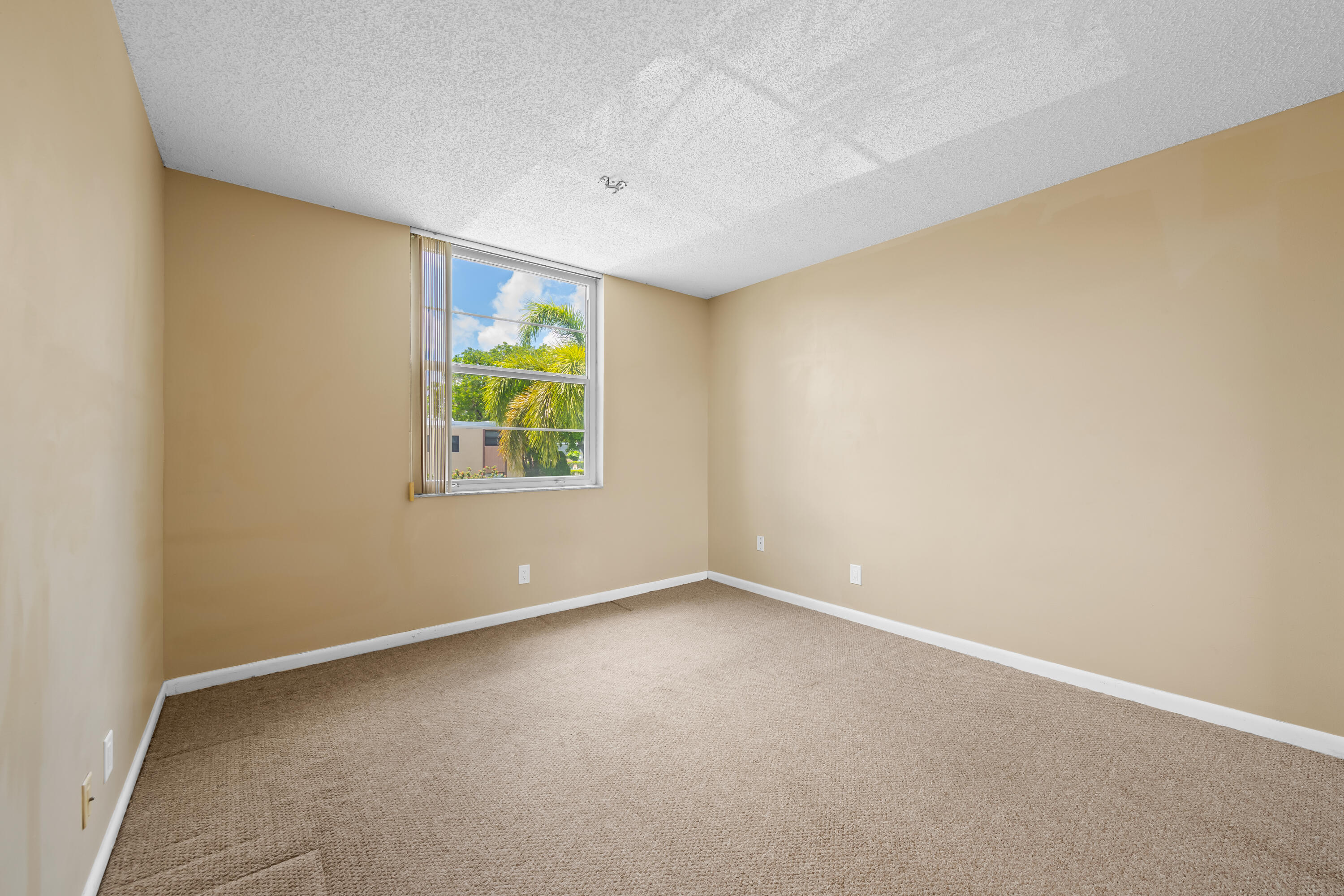 PALM SPRINGS 3 CONDO building 36 - Residential