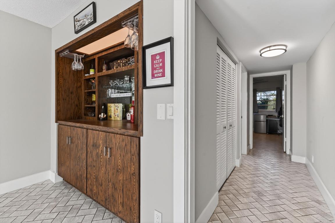 FOUNTAINS OF PALM BEACH CONDO 1 - Residential