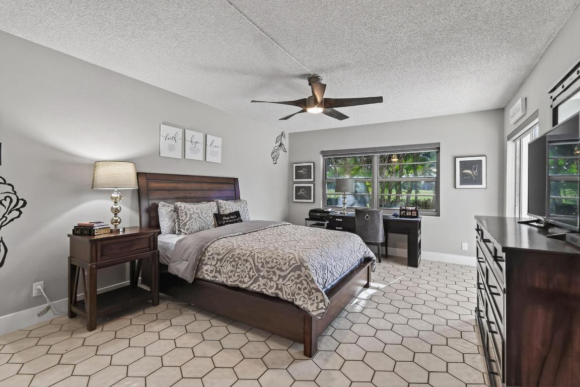 FOUNTAINS OF PALM BEACH CONDO 1 - Residential