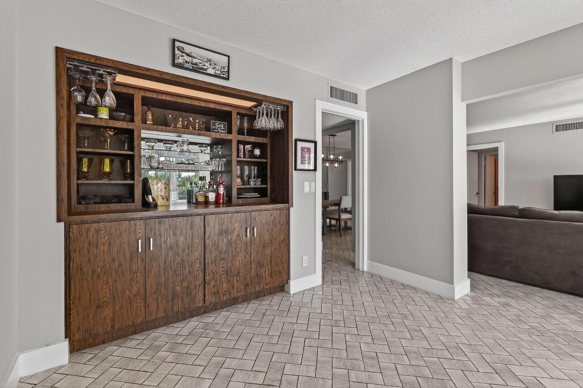 FOUNTAINS OF PALM BEACH CONDO 1 - Residential