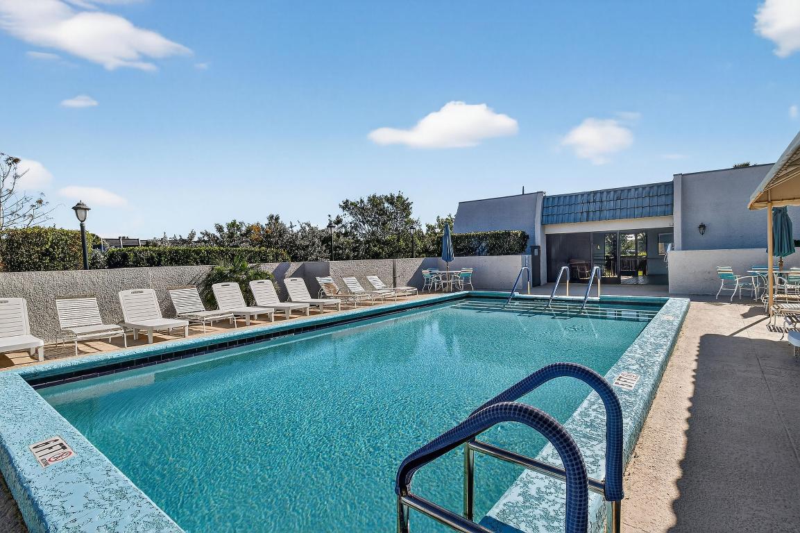 FOUNTAINS OF PALM BEACH CONDO 1 - Residential