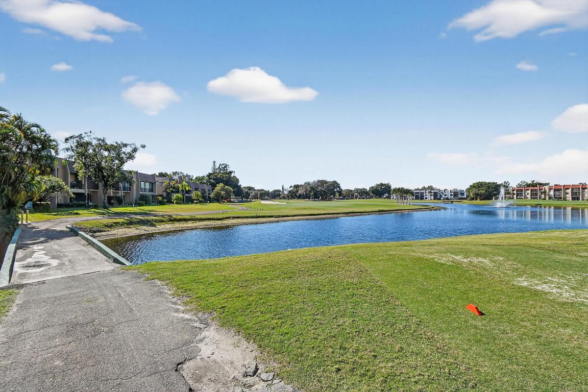 FOUNTAINS OF PALM BEACH CONDO 1 - Residential