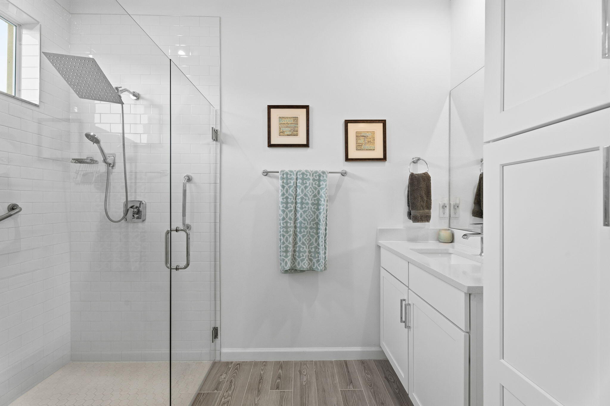 EMERY II - Residential