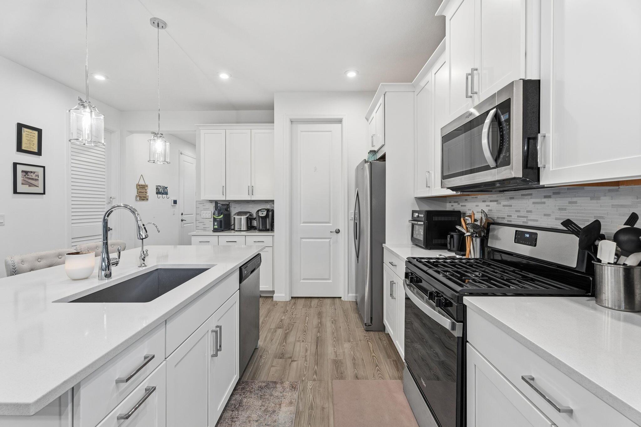 EMERY II - Residential