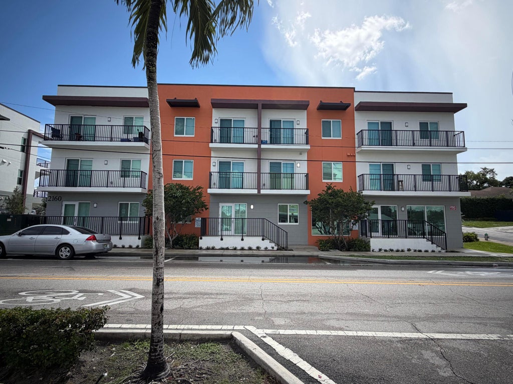 Photo of 2160 N TAMARIND Avenue, West Palm Beach, FL 33407 (MLS # B26083159)