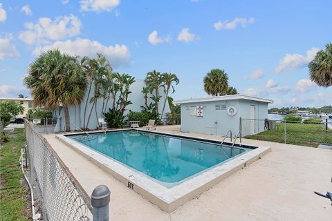 Tiny photo for 725 Hummingbird Way #111, North Palm Beach, FL 33408 (MLS # B26034718)