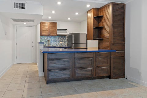Tiny photo for 725 Hummingbird Way #111, North Palm Beach, FL 33408 (MLS # B26034718)