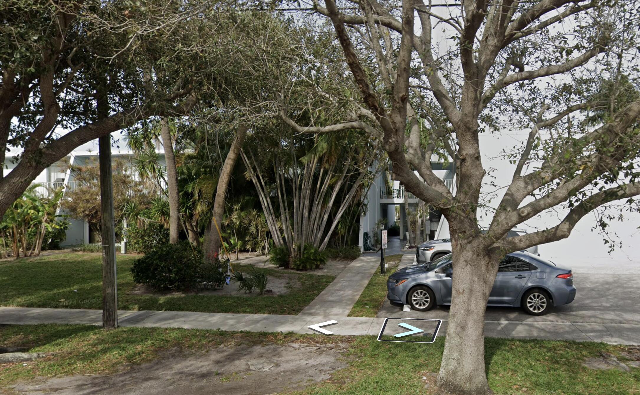 LORI-LYNN CONDO - Residential