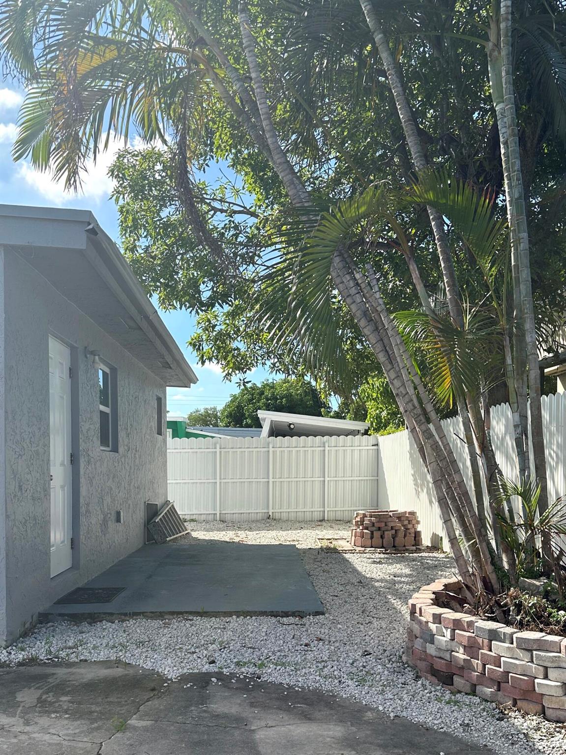 VIRGINIA TERR - Residential Lease