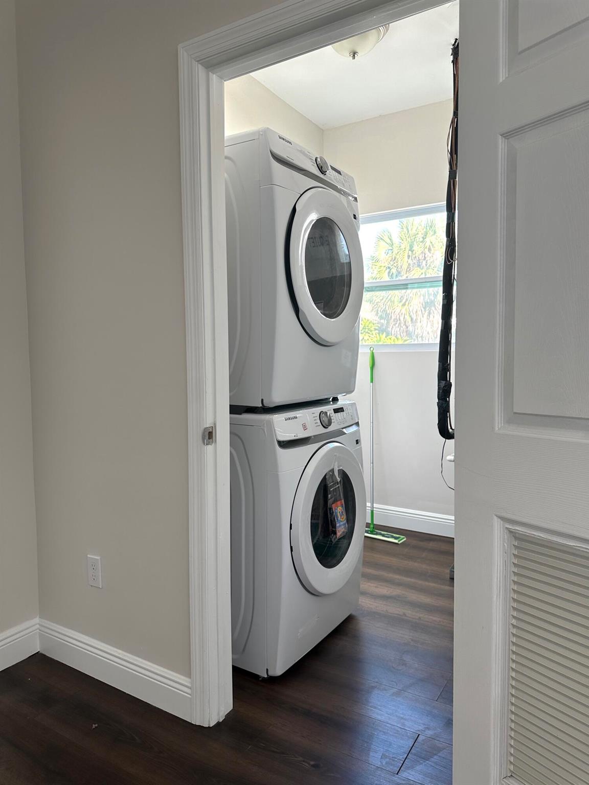 VIRGINIA TERR - Residential Lease