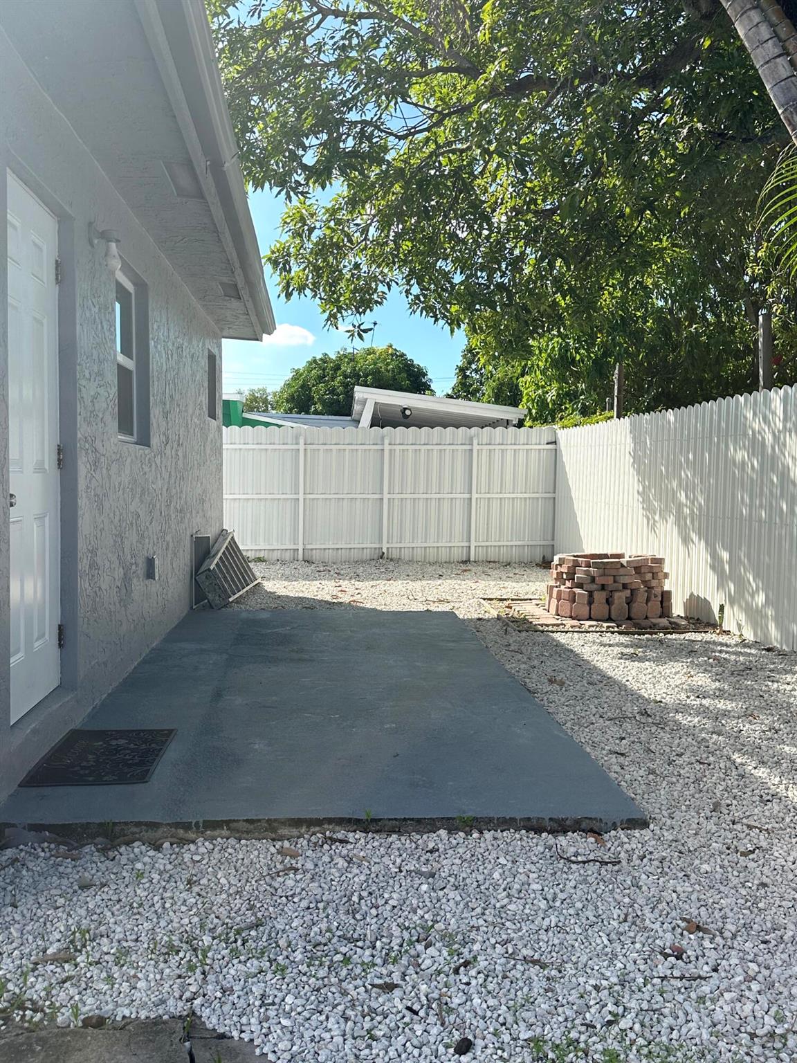 VIRGINIA TERR - Residential Lease