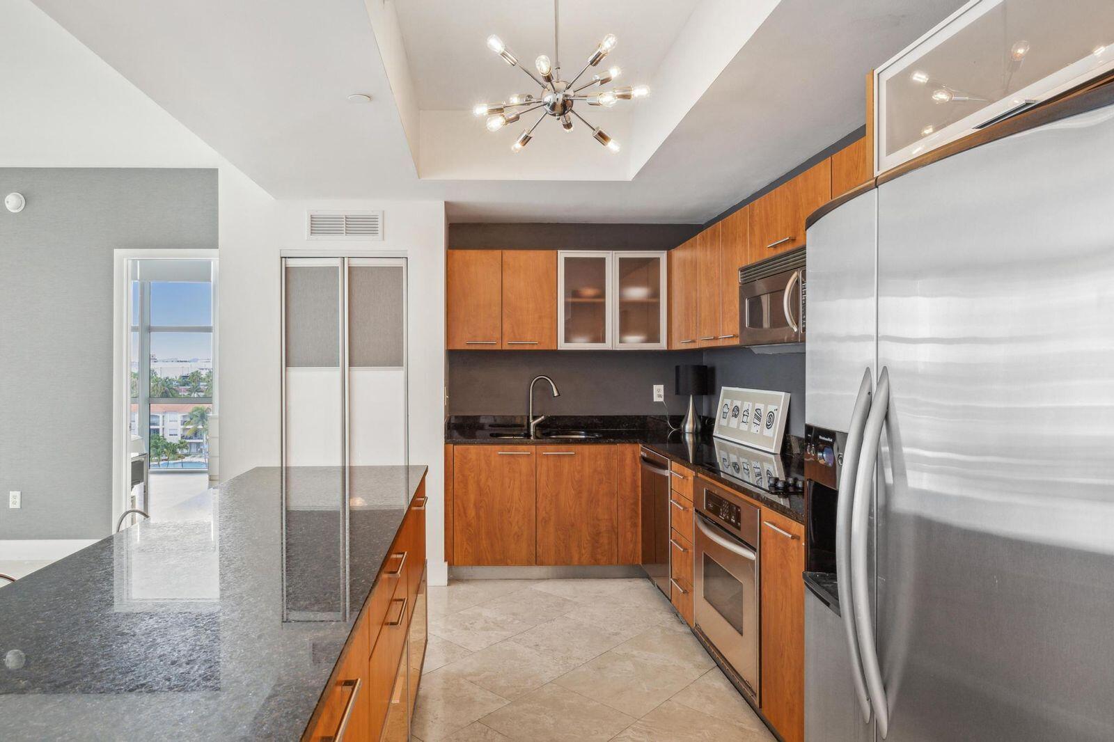 THE ATRIUM AT AVENTURA CONDO - Residential