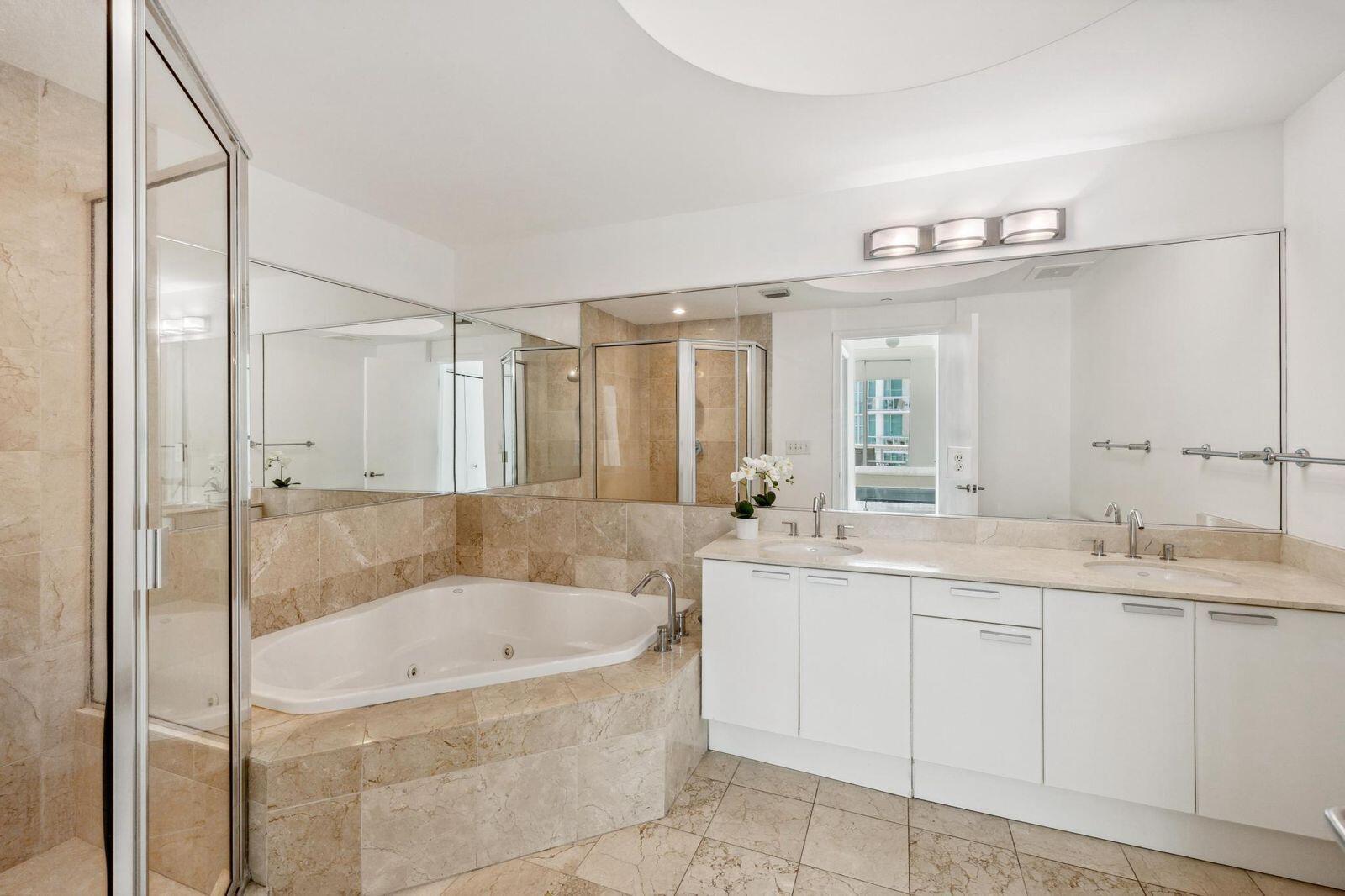 THE ATRIUM AT AVENTURA CO - Residential