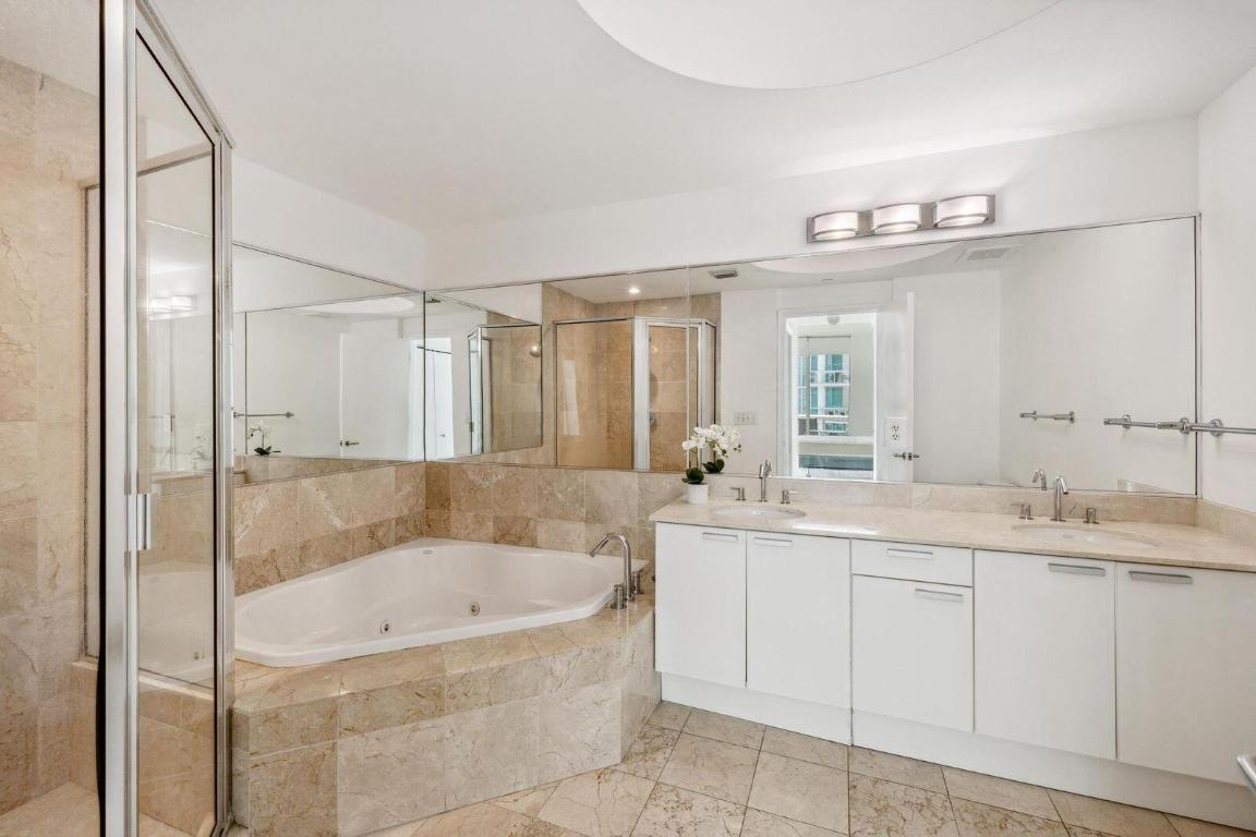 THE ATRIUM AT AVENTURA CONDO - Residential