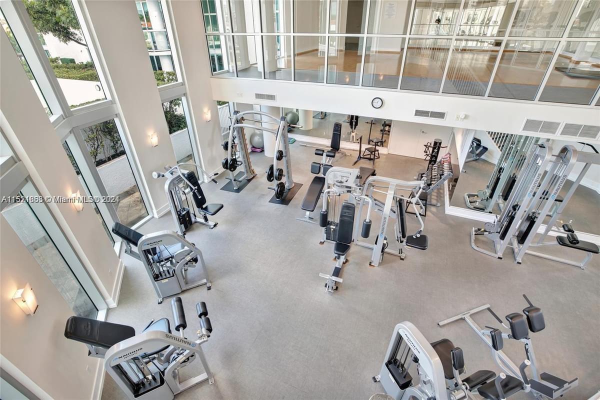 THE ATRIUM AT AVENTURA CONDO - Residential