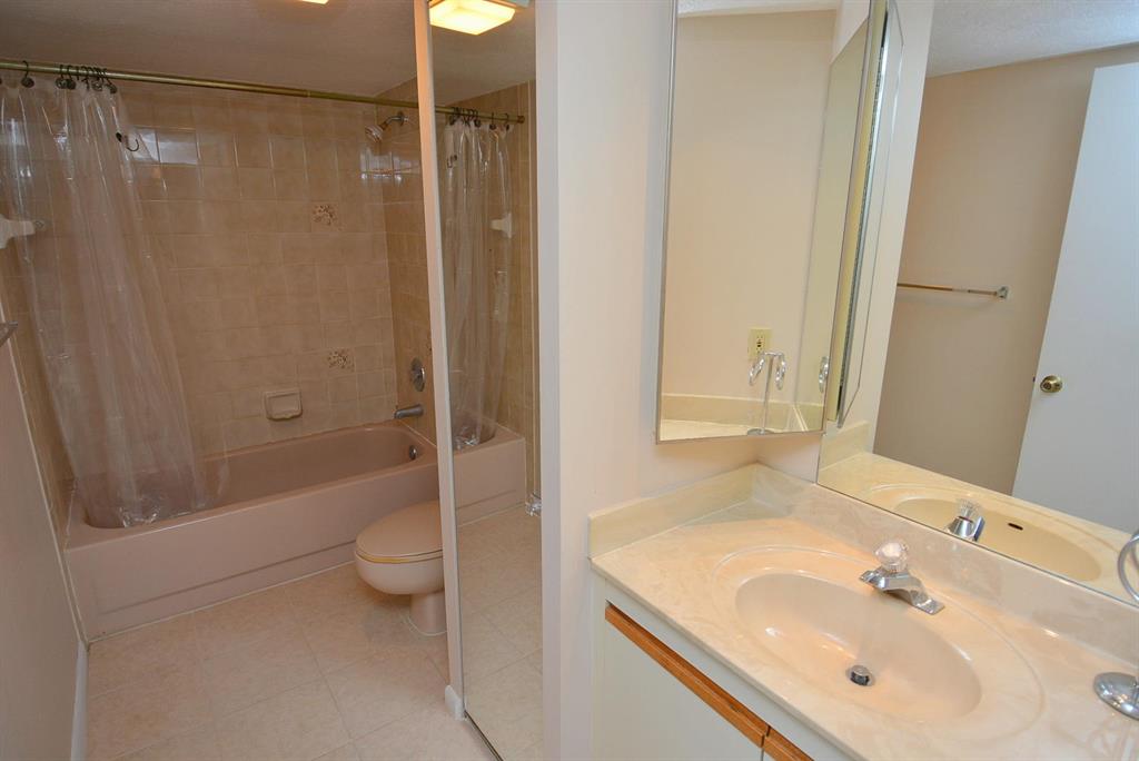 EMERALD LAKES PH IX - Residential