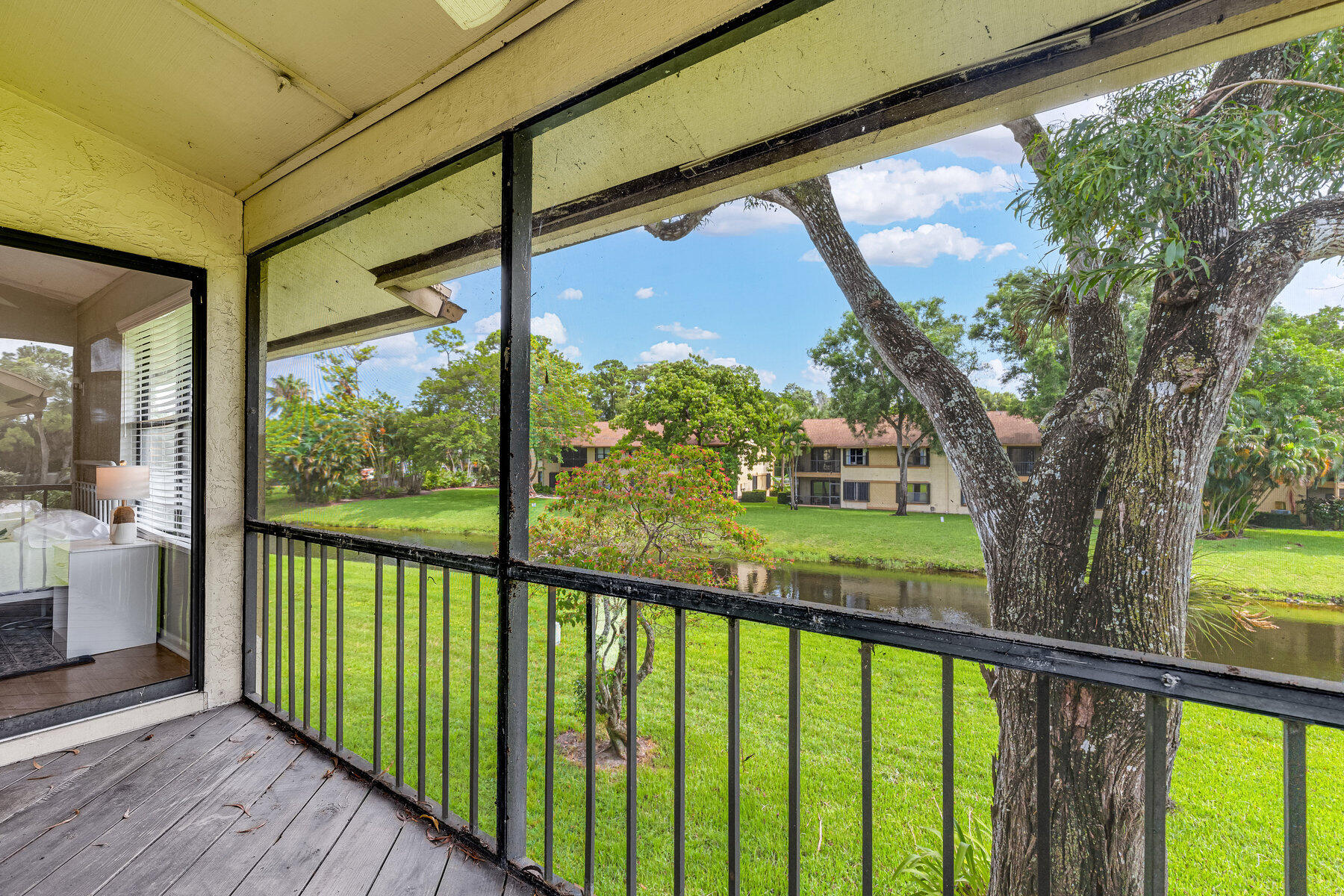 SHEFFIELD WOODS AT WELLINGTON CONDO - Residential