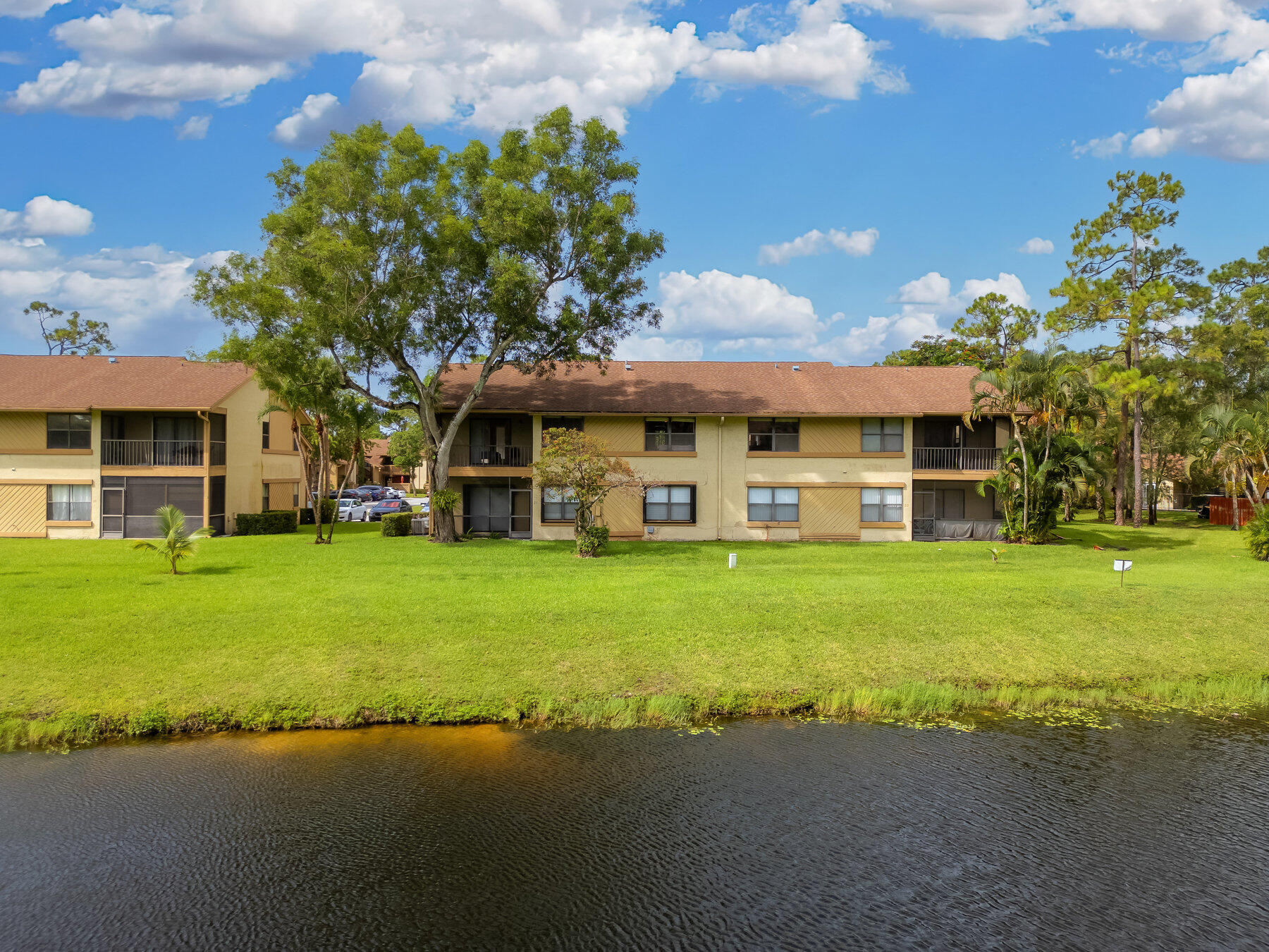 SHEFFIELD WOODS AT WELLINGTON CONDO - Residential