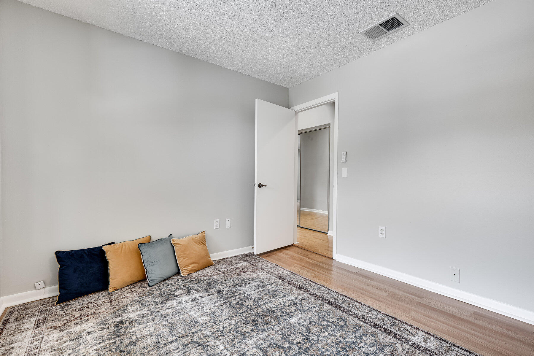 SHEFFIELD WOODS AT WELLINGTON CONDO - Residential