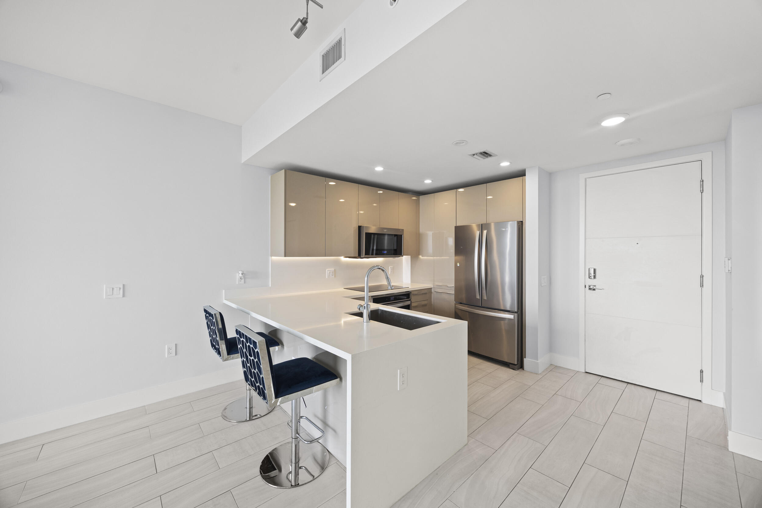 METROPICA NORTH TOWER ONE - Residential