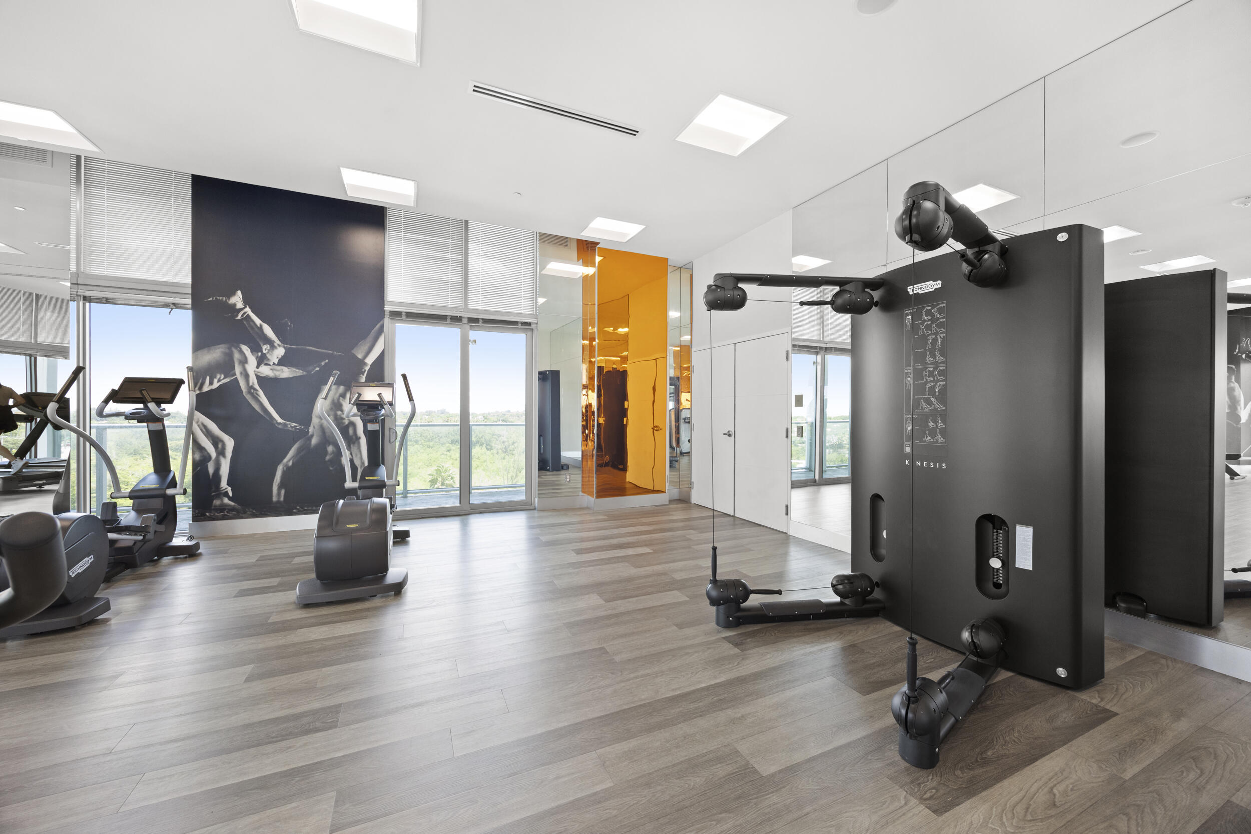 METROPICA NORTH TOWER ONE - Residential