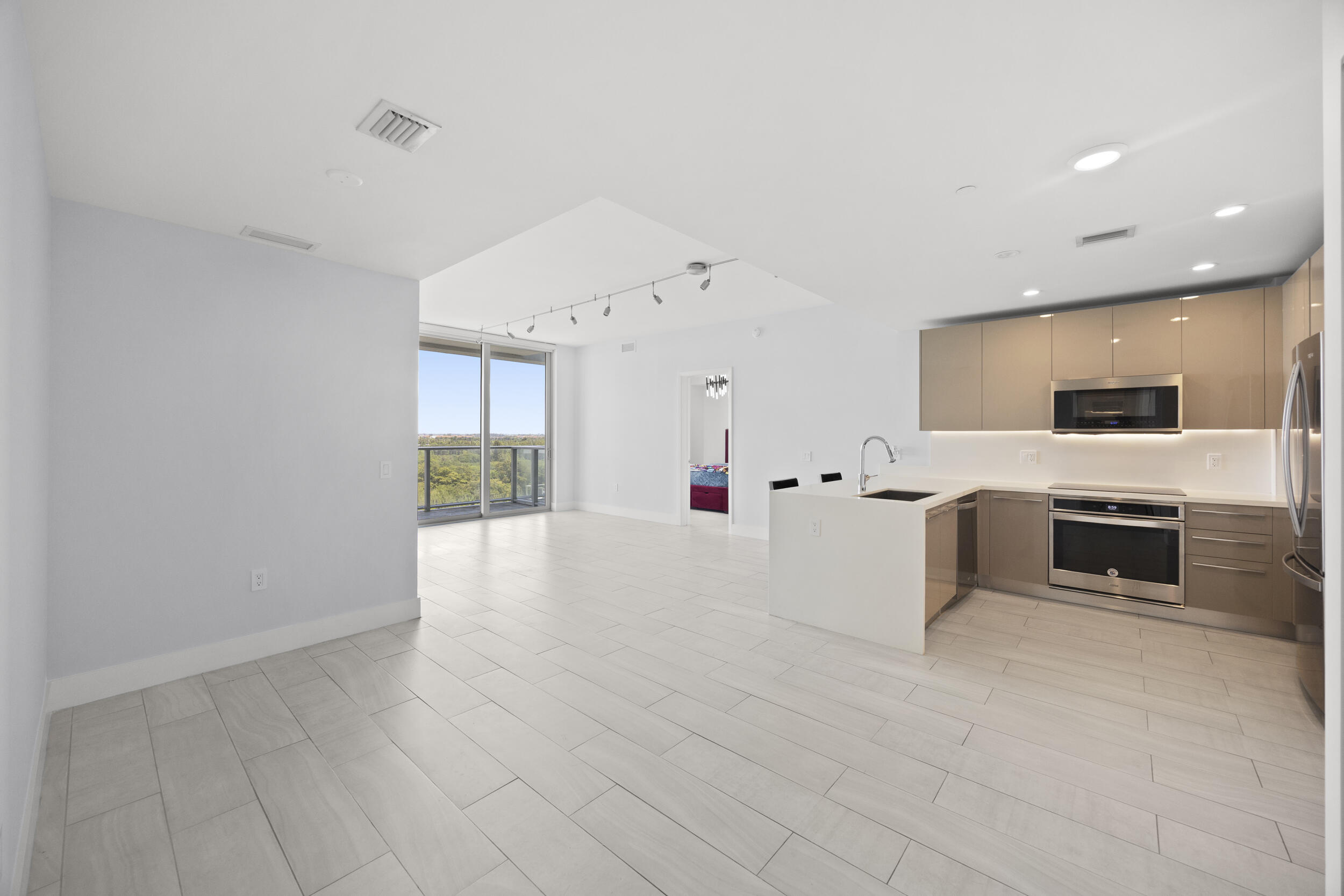 METROPICA NORTH TOWER ONE - Residential
