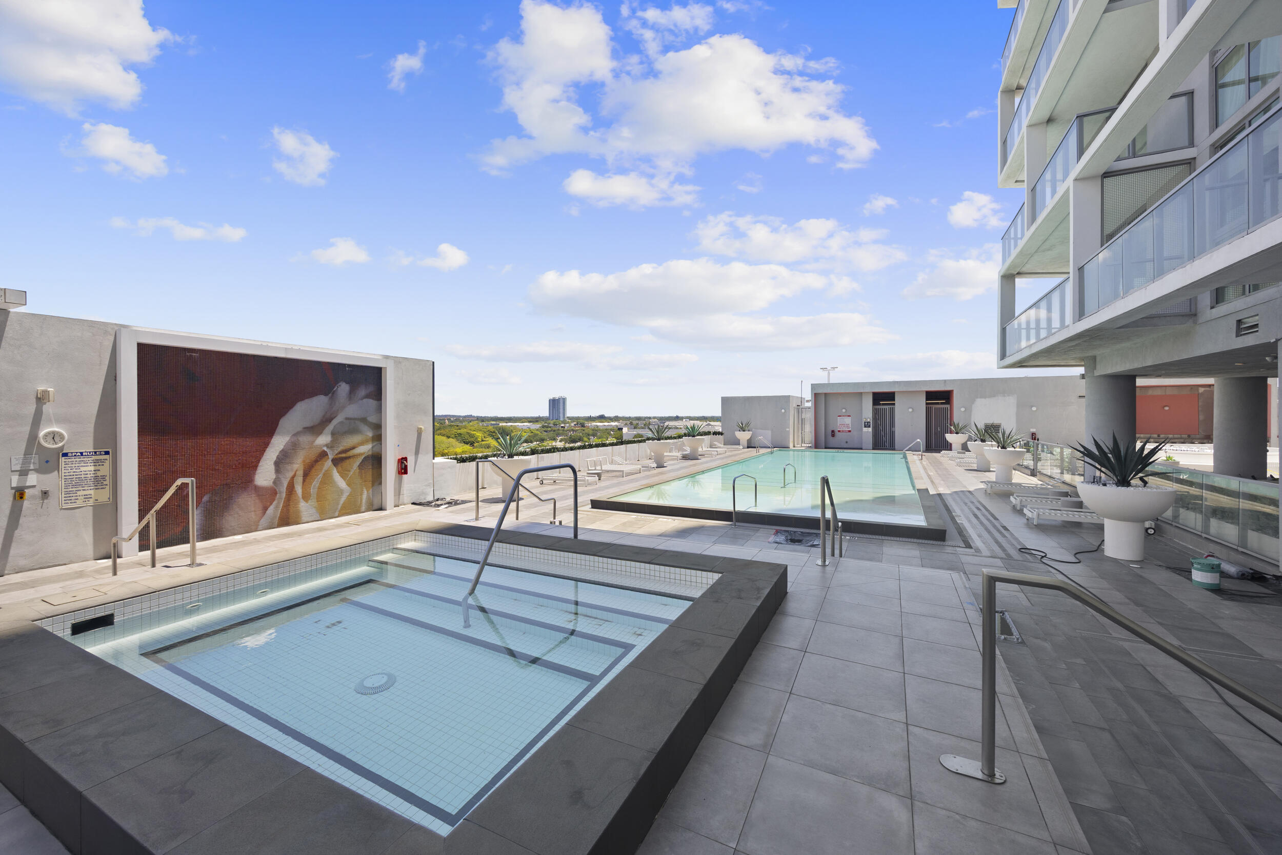 METROPICA NORTH TOWER ONE - Residential