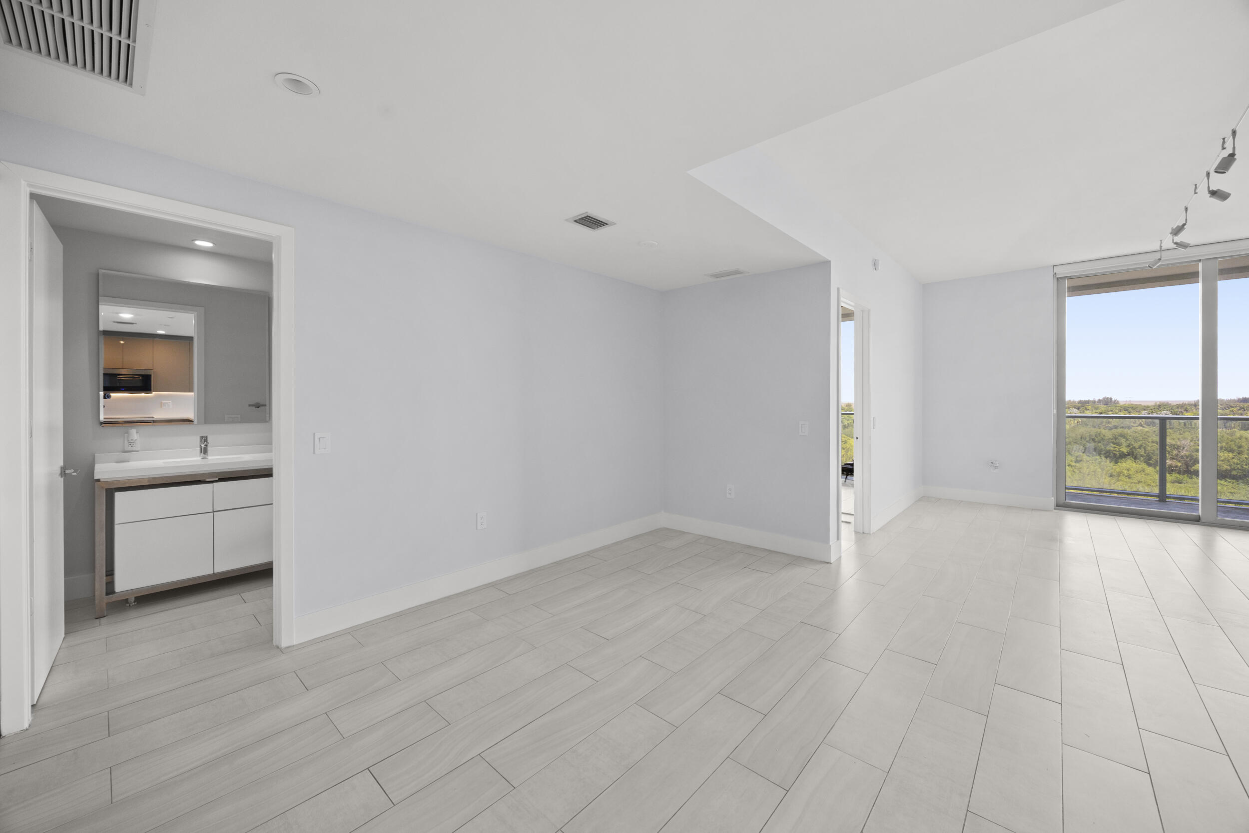 METROPICA NORTH TOWER ONE - Residential