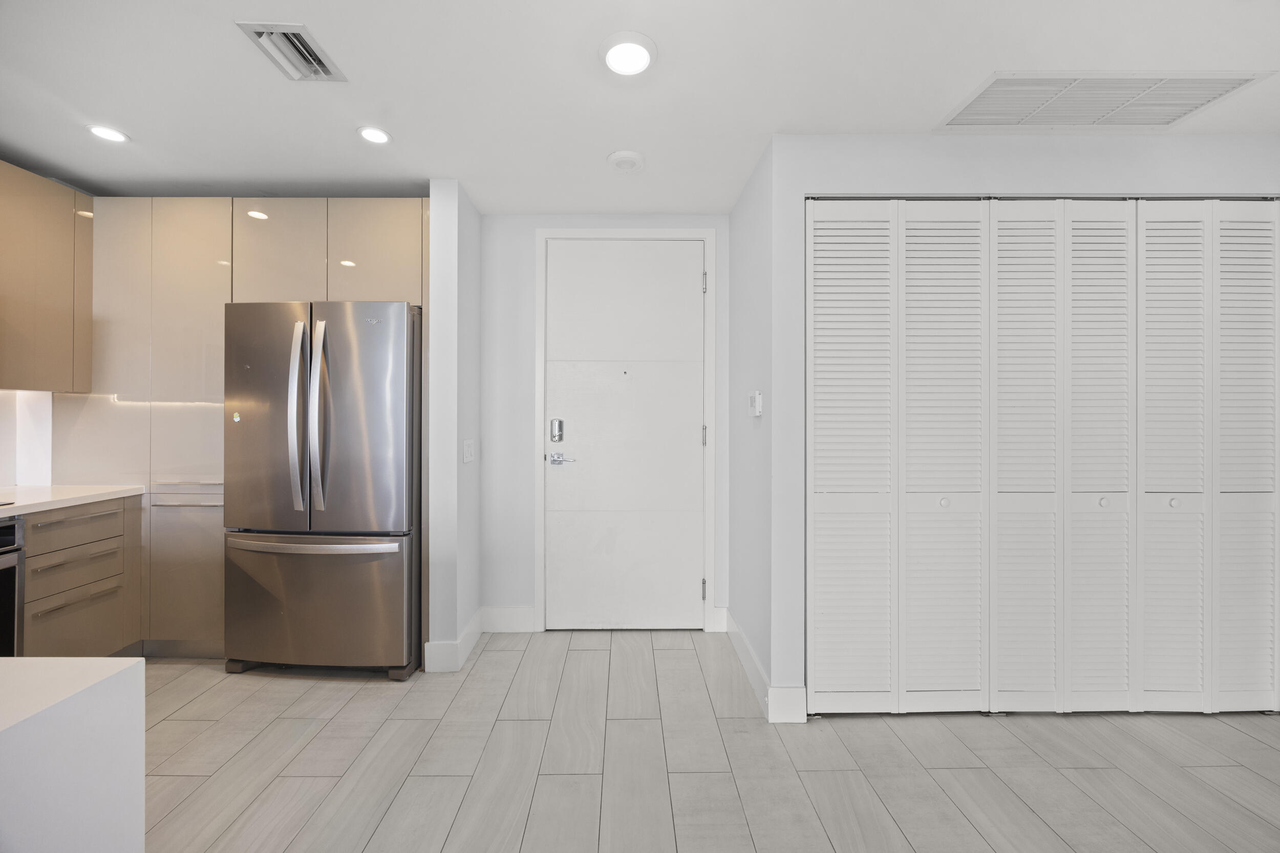 METROPICA NORTH TOWER ONE - Residential