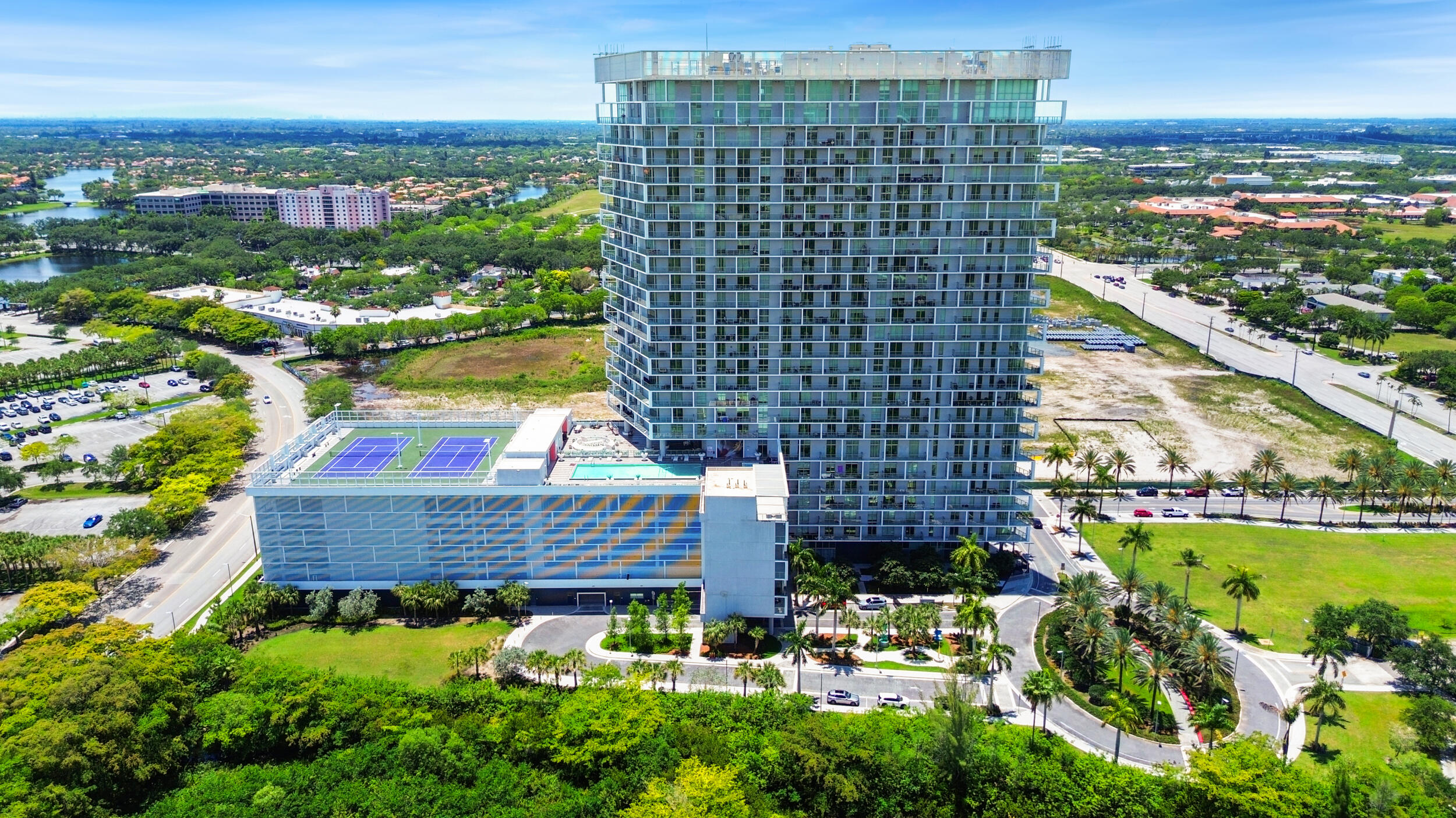 METROPICA NORTH TOWER ONE - Residential