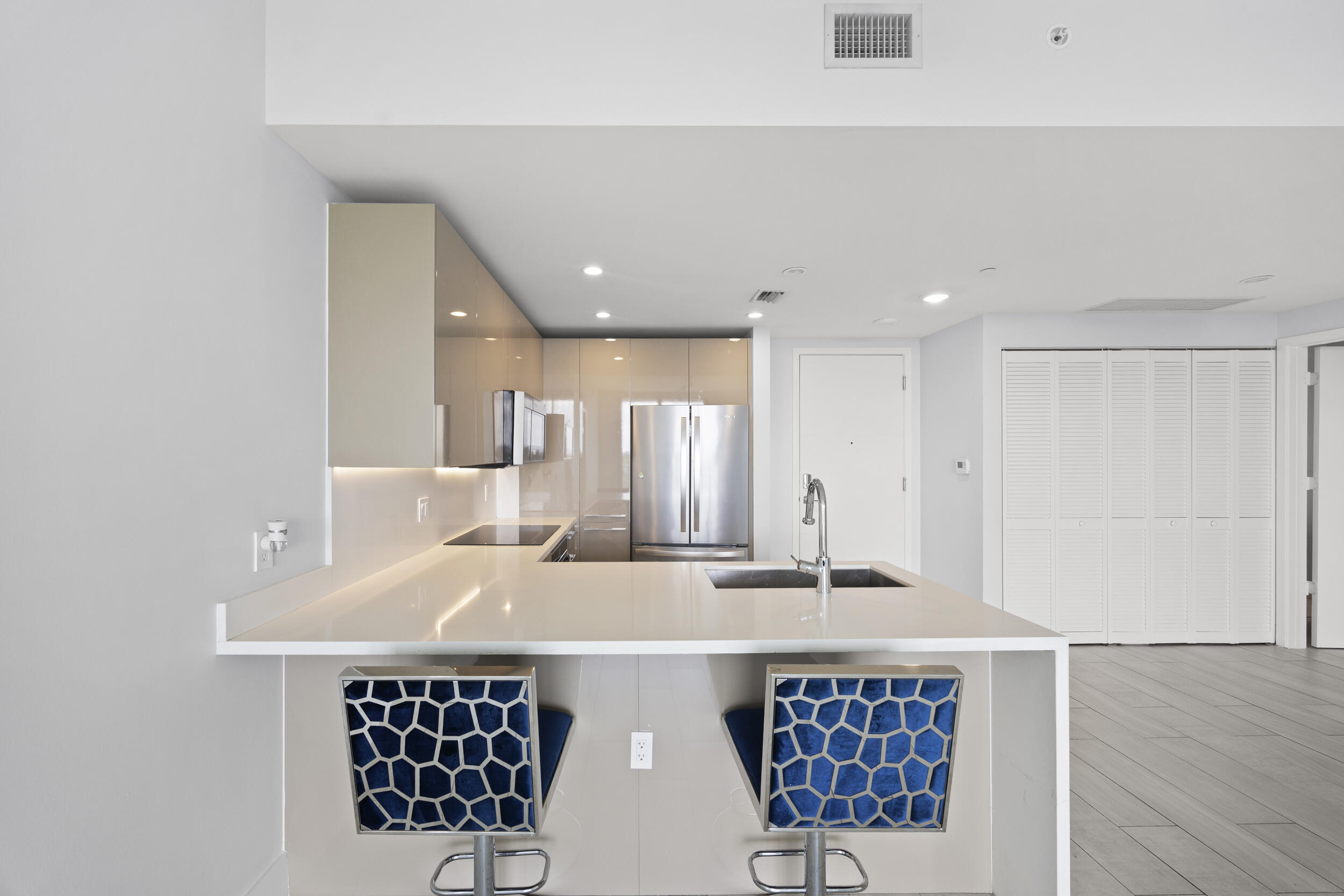 METROPICA NORTH TOWER ONE - Residential
