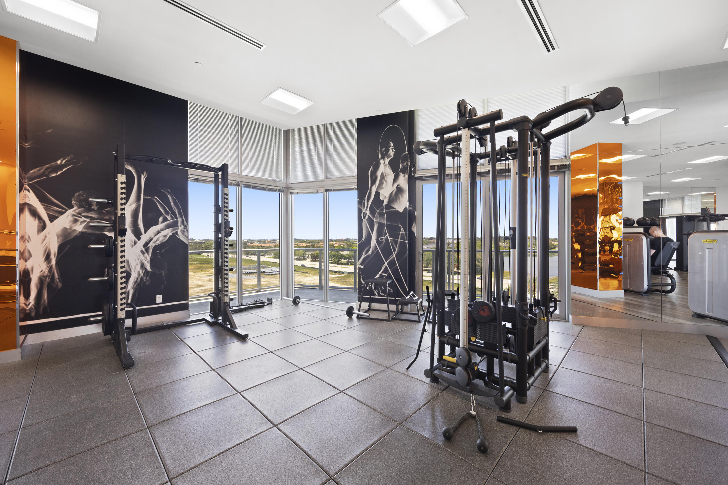 METROPICA NORTH TOWER ONE - Residential
