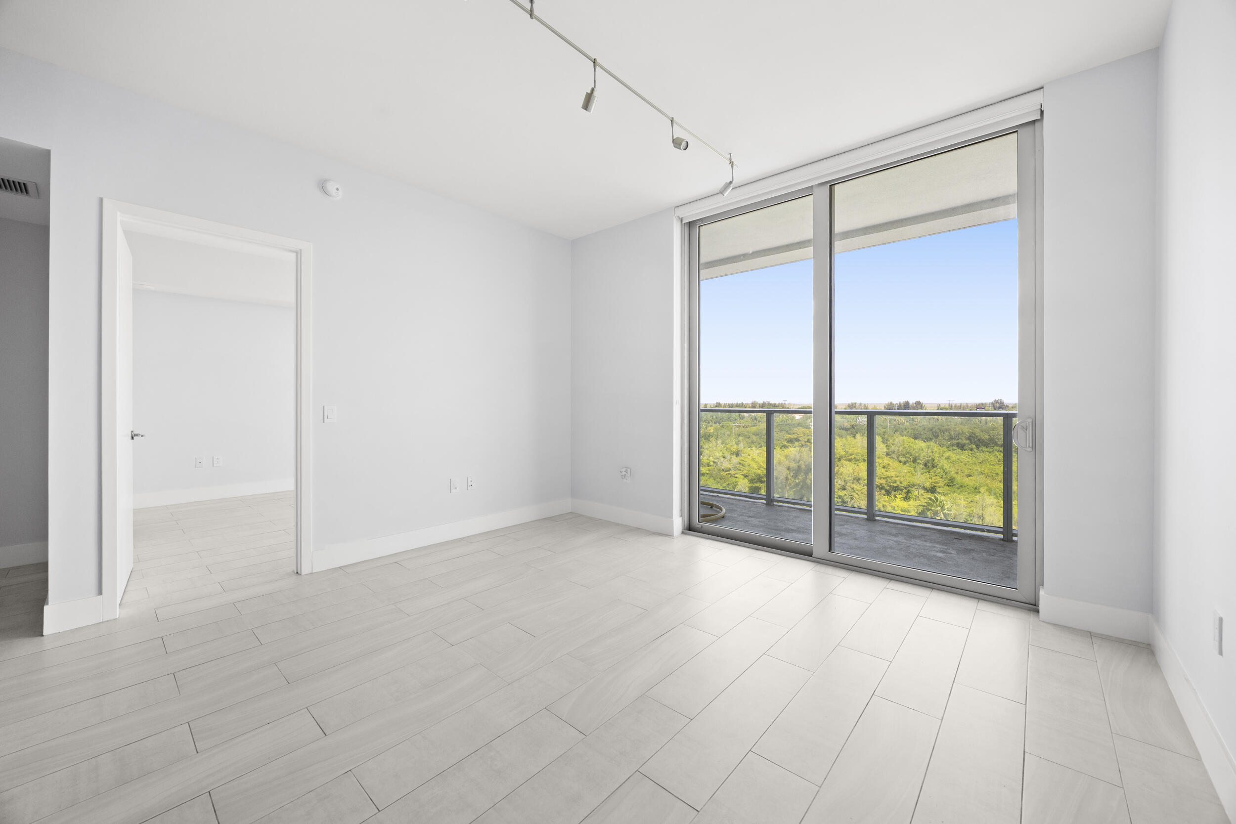 METROPICA NORTH TOWER ONE - Residential