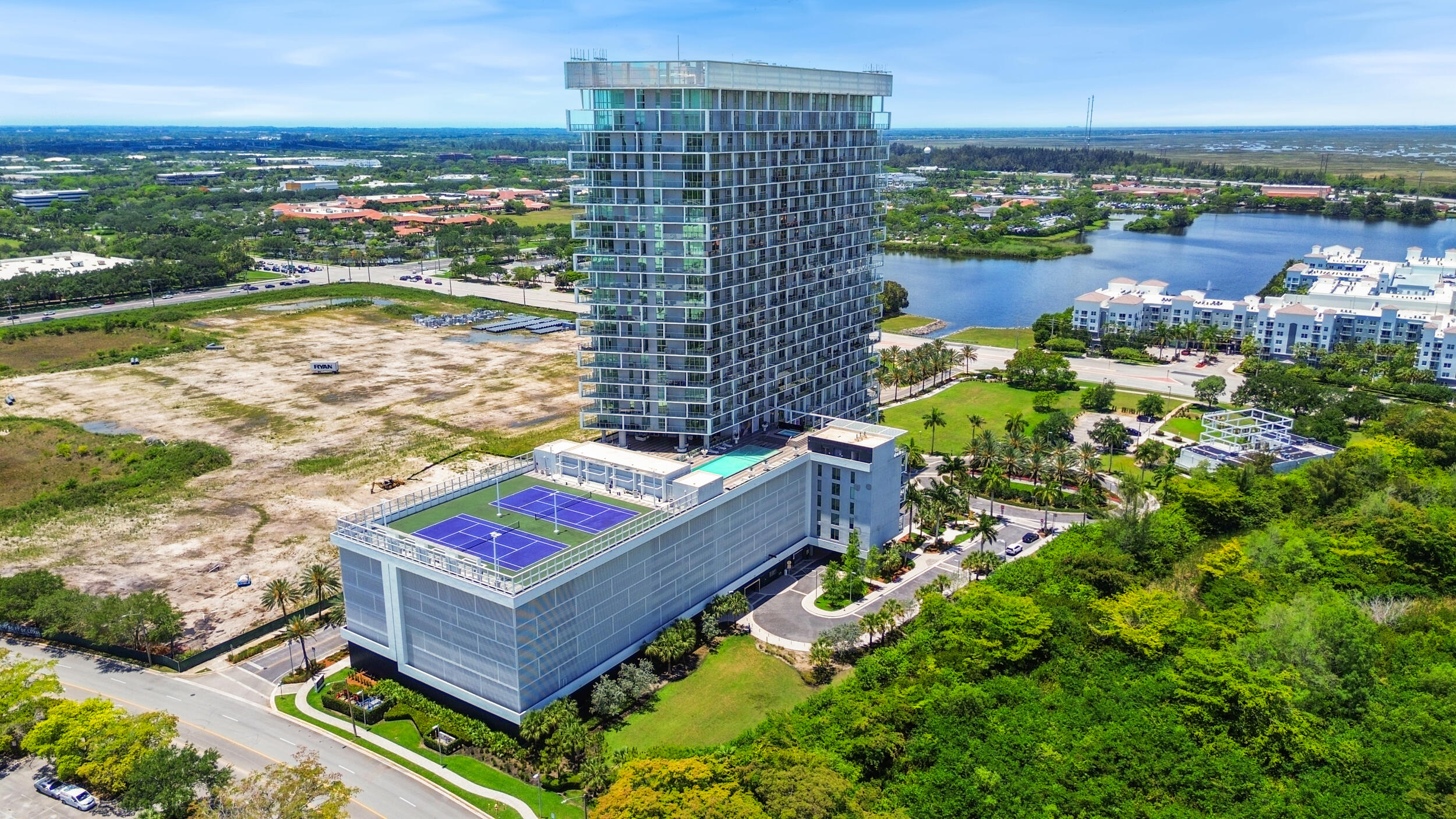 METROPICA NORTH TOWER ONE - Residential