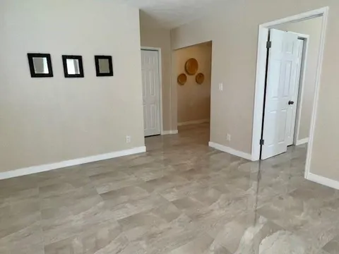 302 SW 10th Ave, Fort Lauderdale, FL MLS: F10492985