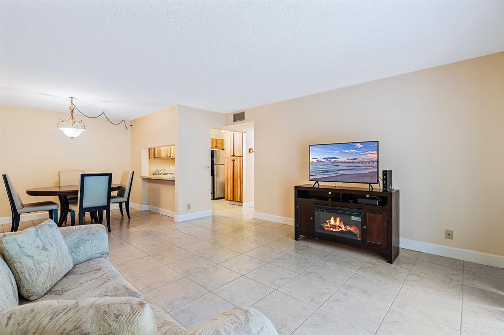 PALM CLUB VILLAGE I-#1 & I-#2 COND - Residential