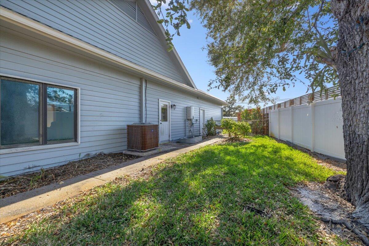 VERO SHORES UNIT 1 - Residential